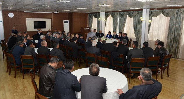 Vali, milletvekili ve muhtarlar Seyhan’ın sorunları için buluştu