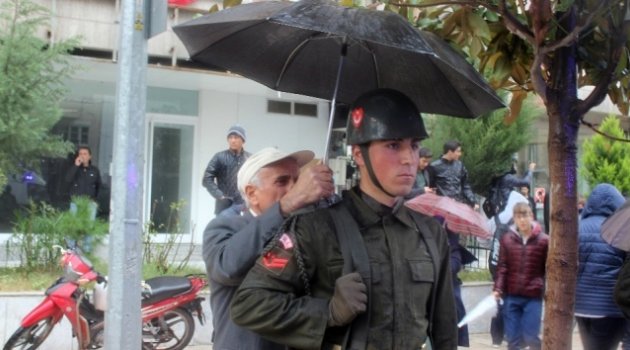 Vatandaş askerine böyle sahip çıktı