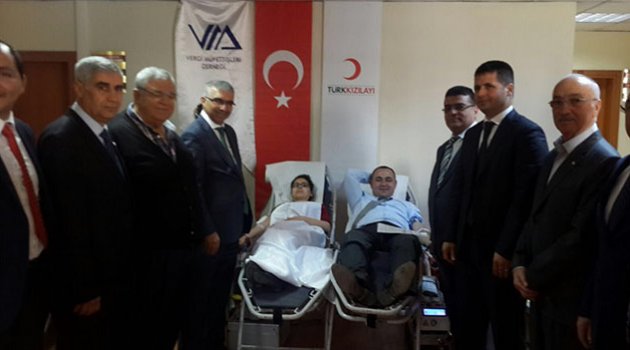 Vergi müfettişleri kan bağışladı