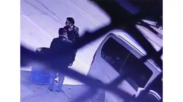 VIP minibüsle çöp varili çaldılar
