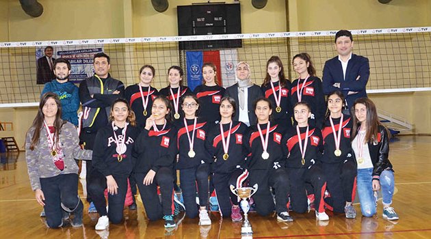 Voleybolda heyecan dindi