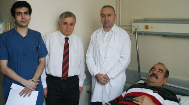 Vücudunu ahtapot gibi saran dev tümörden kurtarıldı