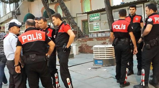 Yan bakma kavgasında tabancayla vuruldu