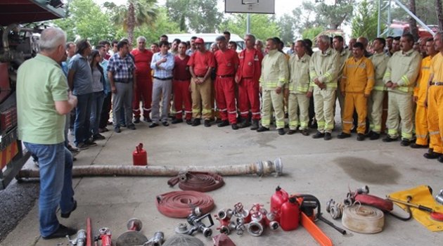 Yangın söndürme ekiplerine uygulamalı eğitim