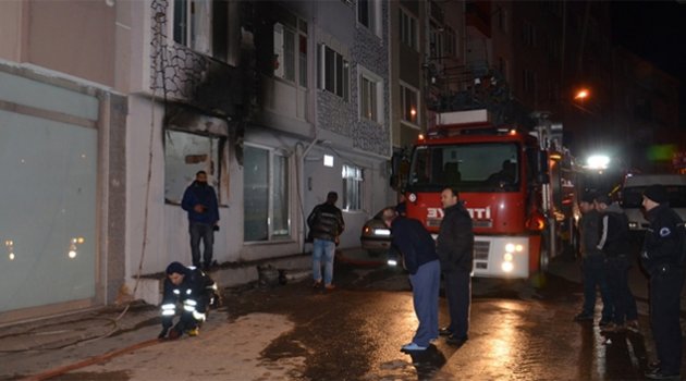 Yangında can pazarı: 17 kişi dumandan etkinlendi