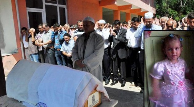 Yangında ölen küçük Zeynep toprağa verildi