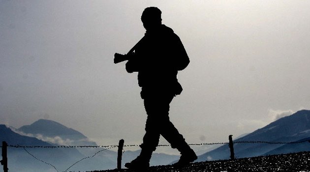 Yaralanan güvenlik görevlisi şehit oldu