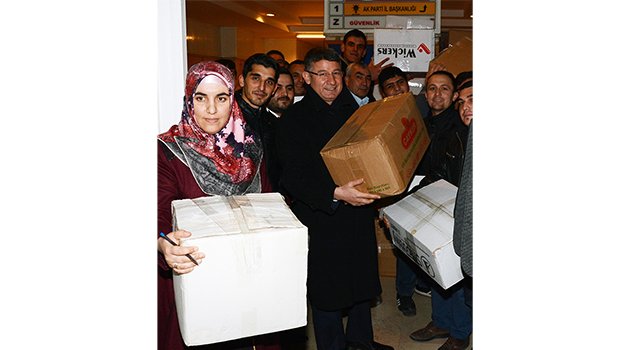 Yardımlar dualar eşliğinde yola çıkıyor