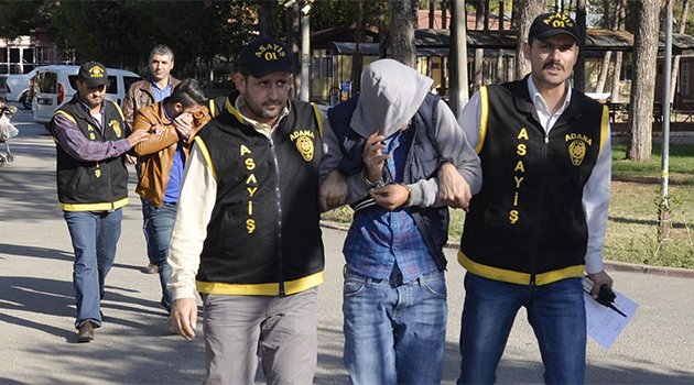 Yaşlı kadını dolandıran sahte polis ve savcı yakalandı