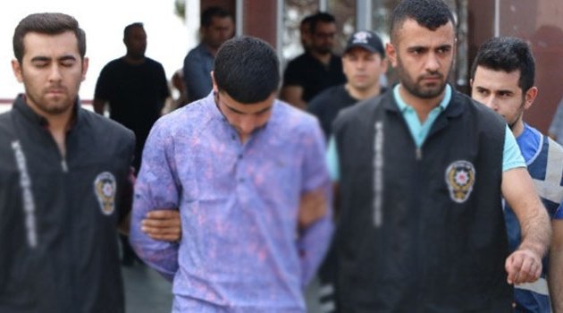 Yaşlı kadını önce darp etti sonra boğazını keserek öldürdü