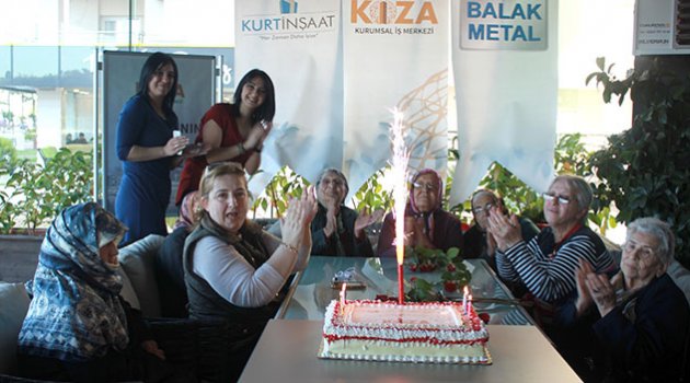 Yaşlılara "Mutlu Bir Gün" armağanı