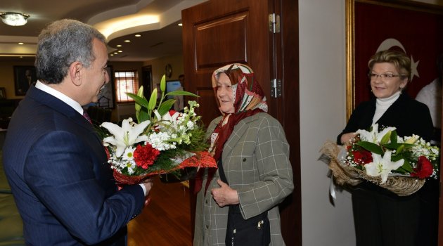 Yaşlılardan Vali Büyük’e ziyaret