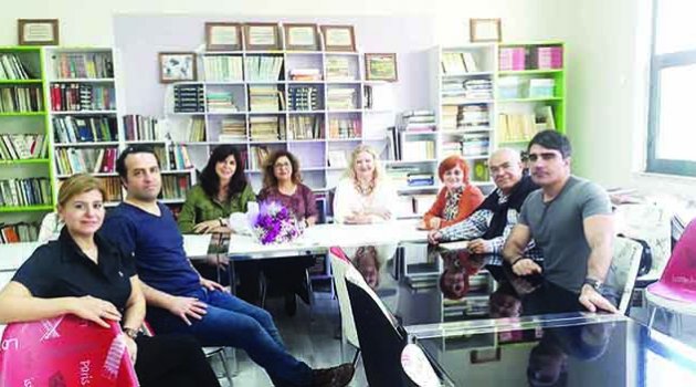 Yazar Saba Kırer, Sabancı’nın öğrencilerine edebiyatı anlattı