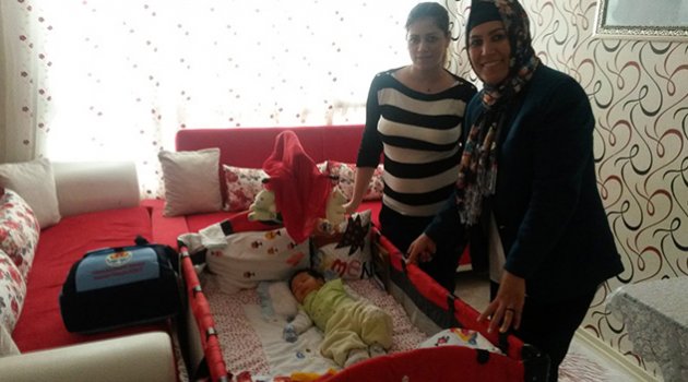 Yeni Bebek Sahibi Ailelere Doğum Paketi Hediye Ediliyor