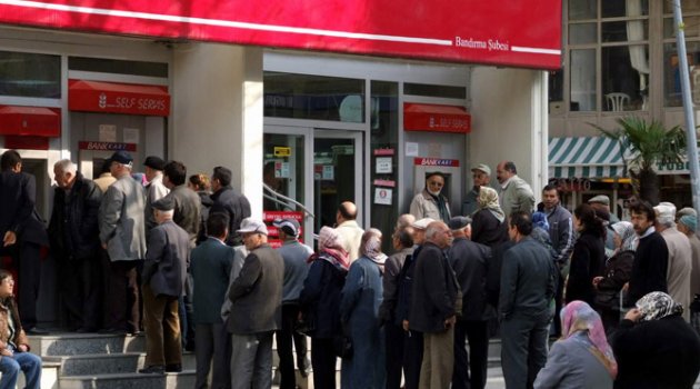 Yeni emekli olanların bankası değişti