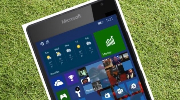 Yeni Lumia modellerinde flaşlı ön kamera olabilir