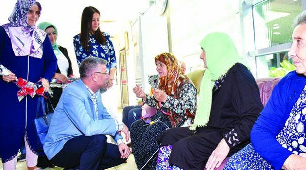 Yeni: Ne mutlu ki yaşlılarımıza sahip çıkan bir kültüre mensubuz