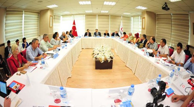 Yerel medya demokrasinin garantörü