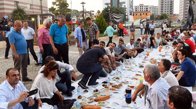 Yeryüzü Sofrası Seyhan’da kuruldu