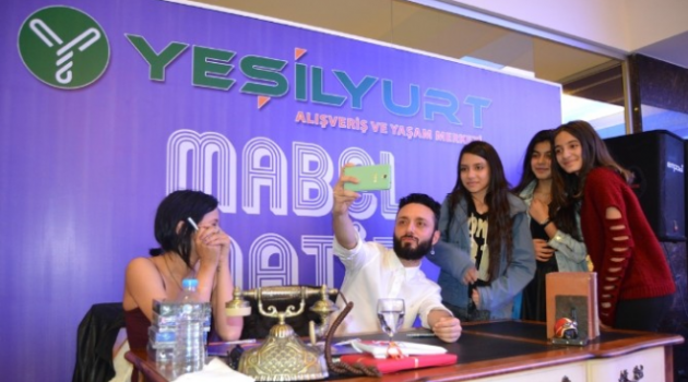 Yeşilyurt Avm'de Mabel Matiz İmza Günü
