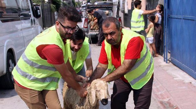 Yetim ve yoksulların bayramda yüzü gülecek