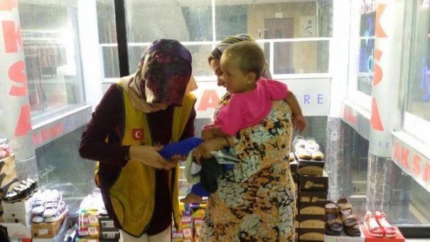 Yetim Yüzler İyilikle Güldü