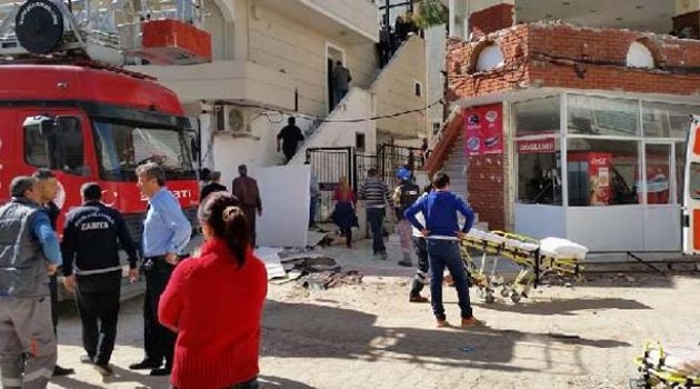 Yıkım çalışması sırasında iki katlı bina çöktü: 1 ölü, 5 yaralı