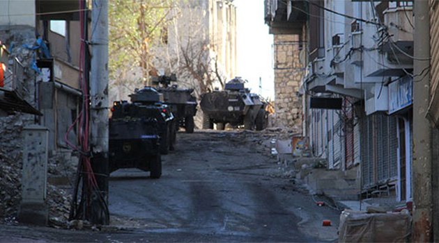 Yine faciadan dönüldü