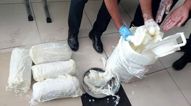 Yoğurt bidonundan 3 kilo 800 gram esrar çıktı