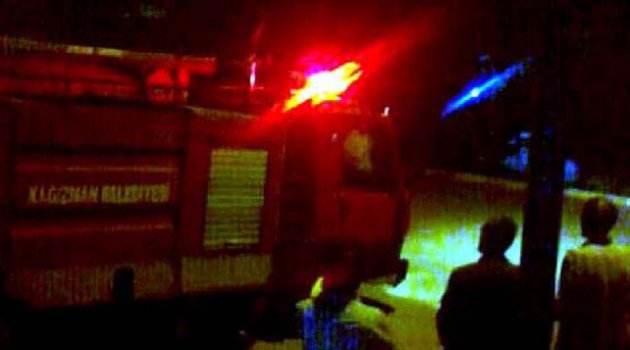 Yol kesip 36 yolcuyu rehin aldılar
