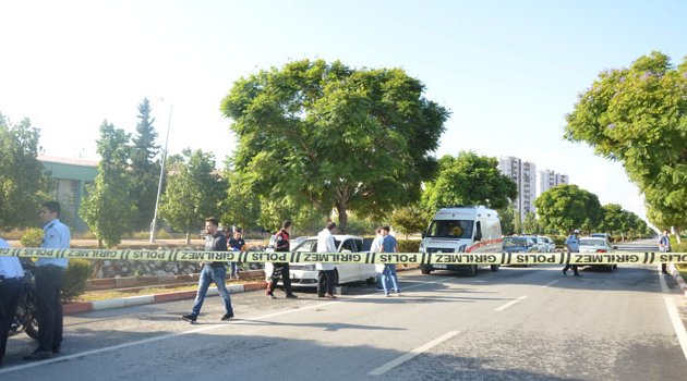Yol ortasında silahlı saldırı! 1 ölü 1 yaralı