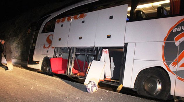 Yolcu otobüsü şarampole indi!