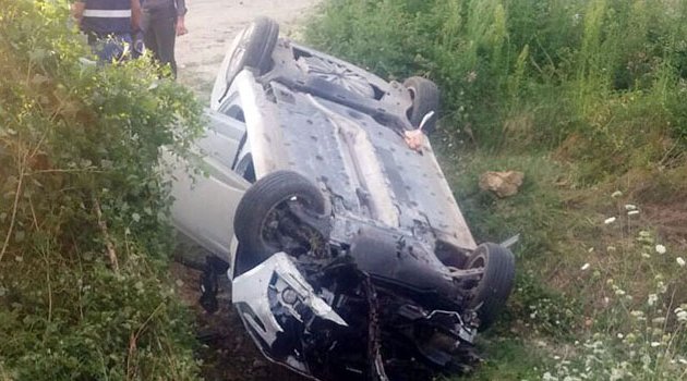 Yoldan çıkan otomobil devrildi! 4 yaralı