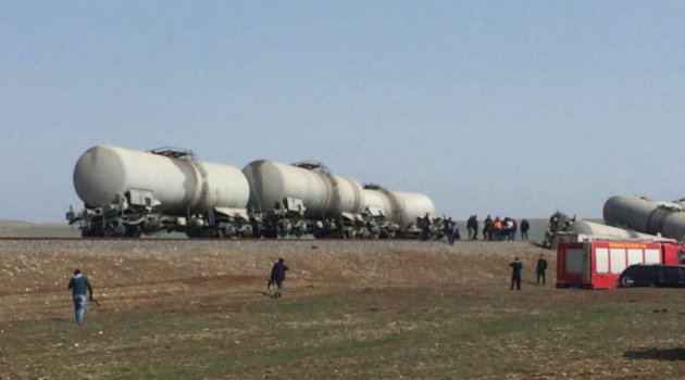 Yük trenine bombalı saldırı  !