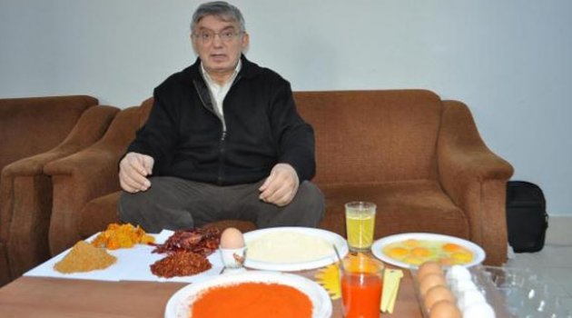 Yumurtanın sarısı doğal yollarla renklendiriliyor