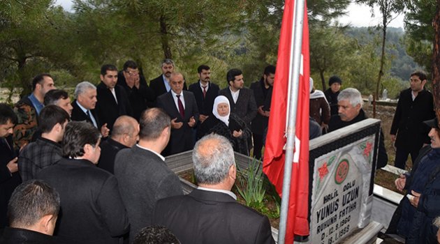 Yunus Uzun kabri başında anıldı
