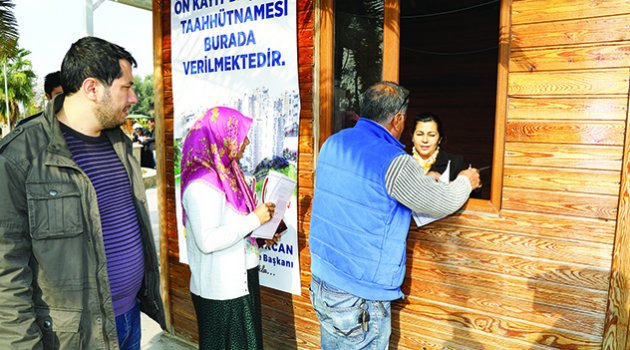 Yüreğir Belediyesi konutlarına büyük ilgi