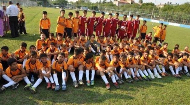Yüreğir’de Yaz Futbol Okulu başladı