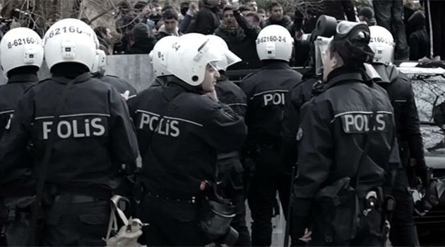 Yüremek isteyen gruptan polise patlayıcı atıldı: 4 yaralı