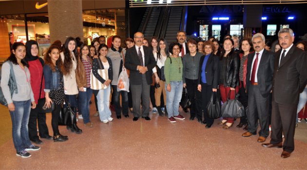 YURTKUR ’dan öğrencilere sinema günleri