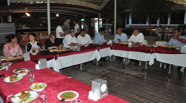Yüzbaşı Sadık Tatar’a veda yemeği