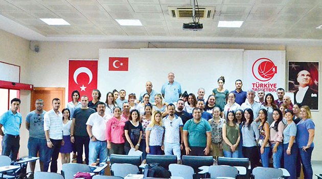 Yüzme hakem semineri yapıldı