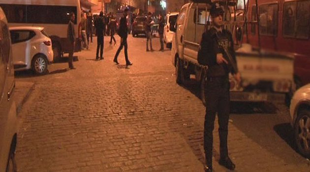 Yüzü maskeli şahıslar kahvehaneye ateş açtı! 6 yaralı