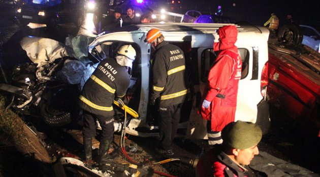 Zincirleme kaza! 1 ölü 7 yaralı var