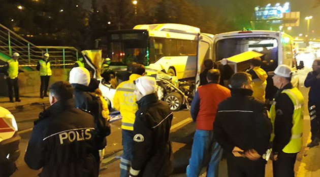 Zincirleme trafik kazası! 2 ölü 2 yaralı