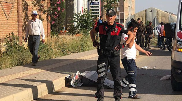 Zırhlı araç ile motosiklet çarpıştı! 1 ölü 1 yaralı