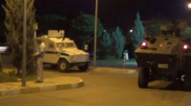 Zırhlı aracın geçişi sırasında bomba patlatıldı: 3 şehit