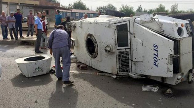 Zırhlı polis aracı takla attı 3 polis yaralı