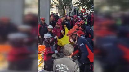 6 Katlı Bina Çöktü:2 Kişinin Cansız Bedeni Çıkarıldı