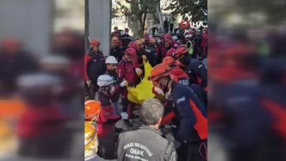 6 Katlı Bina Çöktü:2 Kişinin Cansız Bedeni Çıkarıldı